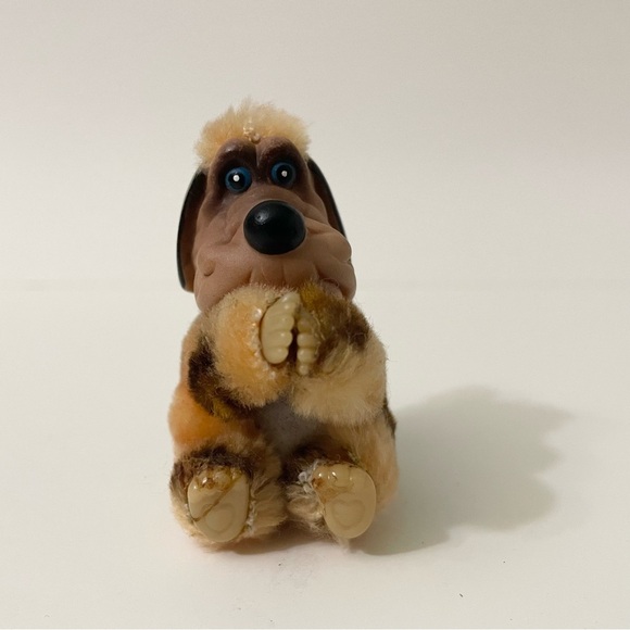 Vintage Wrinkles Hound Hugger Dog Plush Doll - Picture 15 of 16